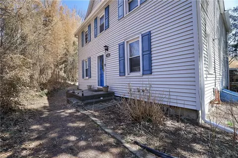 7102 Cherry Valley Rd, Stroudsburg, PA 18360