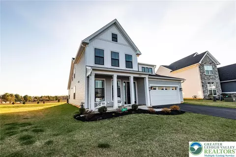 7031 Oak Ln, Bath, PA 18014 photo 3