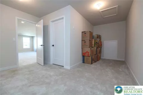 7031 Oak Ln, Bath, PA 18014 photo 57