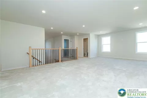 7031 Oak Ln, Bath, PA 18014 photo 48