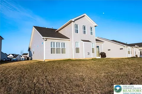 7031 Oak Ln, Bath, PA 18014 photo 8