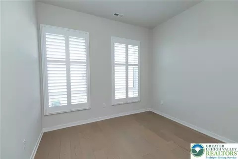 7031 Oak Ln, Bath, PA 18014 photo 36