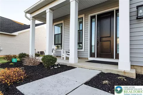 7031 Oak Ln, Bath, PA 18014 photo 6