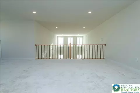 7031 Oak Ln, Bath, PA 18014 photo 49