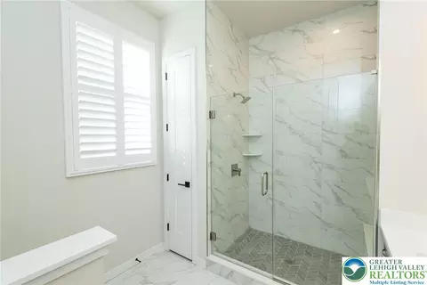 7031 Oak Ln, Bath, PA 18014 photo 35