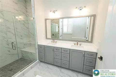 7031 Oak Ln, Bath, PA 18014 photo 33