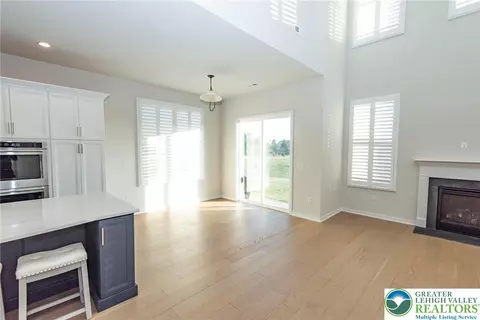 7031 Oak Ln, Bath, PA 18014 photo 14