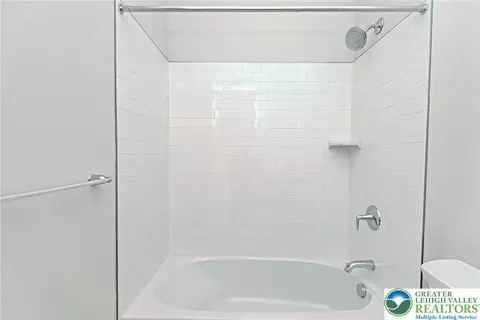 7031 Oak Ln, Bath, PA 18014 photo 56