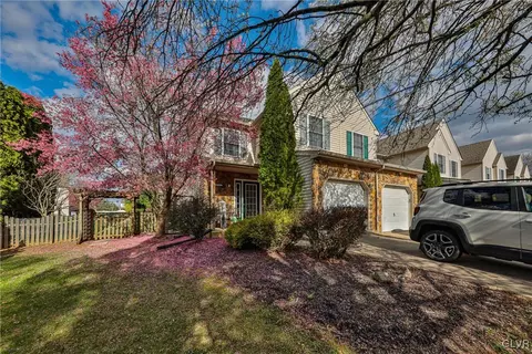 1741 Brookstone Dr, Alburtis, PA 18011