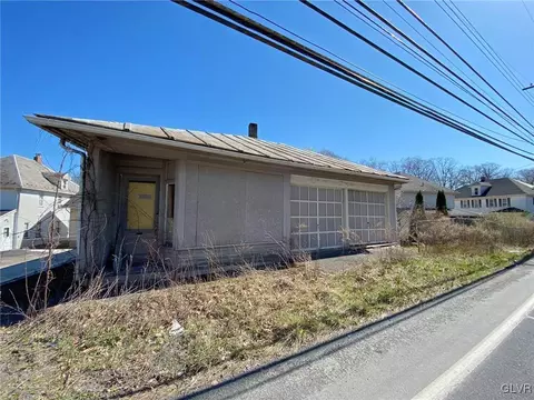 West Pennsylvania Avenue, Plainfield Twp, PA 18037