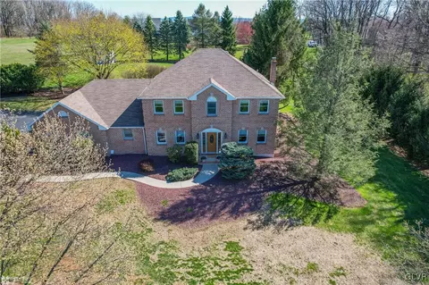 446 Schoeneck Ave, Nazareth, PA 18064