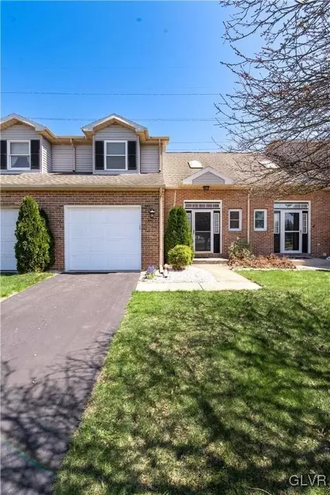 1336 Howard Ln, Palmer Township, PA 18045