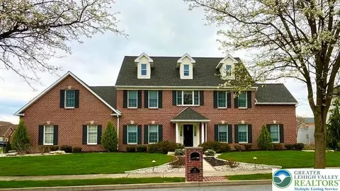 82 Saddle Ln, Palmer Township, PA 18045