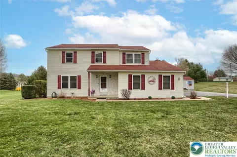 6417 Mountain View Dr, Slatington, PA 18080