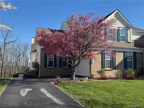 5263 High Vista Dr, Orefield, PA 18069