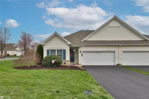 1 Somerset Ln, Palmer Township, PA 18045