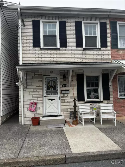 3 S 3rd St, Coplay, PA 18037