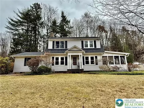 278 S Sterling Rd, Newfoundland, PA 18445