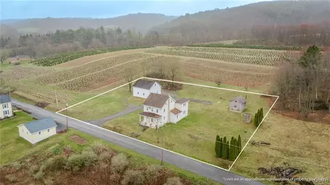 357 Chapel Dr, Lehighton, PA 18235