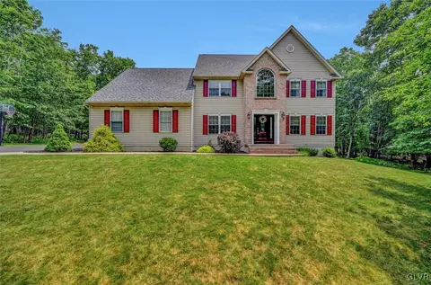 136 Jay Rd, Effort, PA 18330
