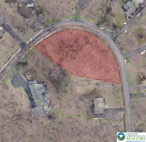 306 Lake Dr, Pocono Twp, PA 18332