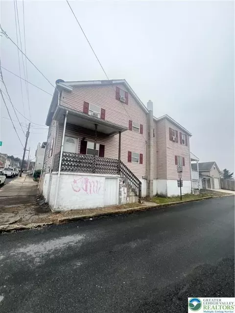 154 3rd St, Coaldale, PA 18218