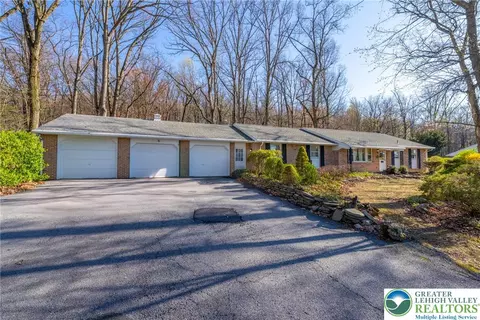 16 Ridge St, Fleetwood, PA 19522