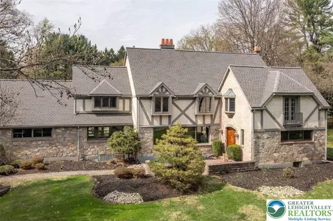 3580 North Dr, Bethlehem, PA 18015