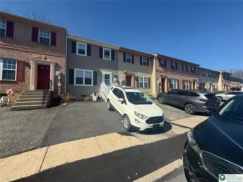 420 Old Forge Dr, Bath, PA 18014 photo 1