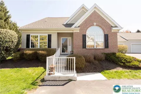 4747 Steeplechase Dr, Macungie, PA 18062