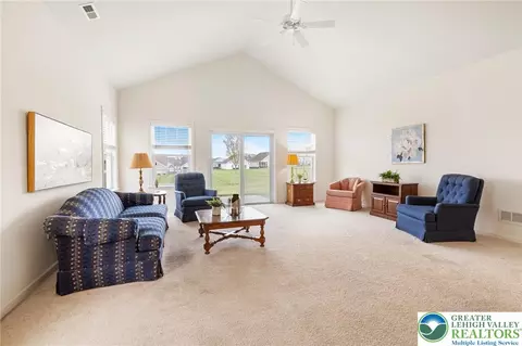 1070 Resolution Dr, Bethlehem, PA 18017 photo 14