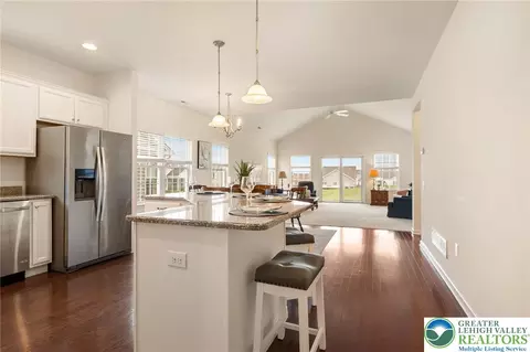 1070 Resolution Dr, Bethlehem, PA 18017 photo 8
