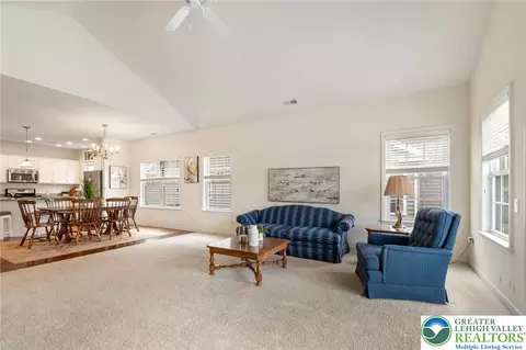 1070 Resolution Dr, Bethlehem, PA 18017 photo 15