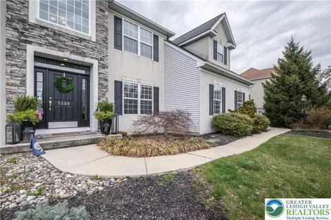 5508 Skyline Dr, Schnecksville, PA 18078
