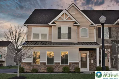 2300 Emanuel Ct, Easton, PA 18045