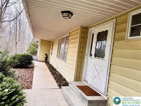 71 Dogwood Dr, Jim Thorpe, PA 18229