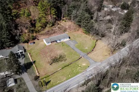 1845 Walnut Dr, Palmerton, PA 18071