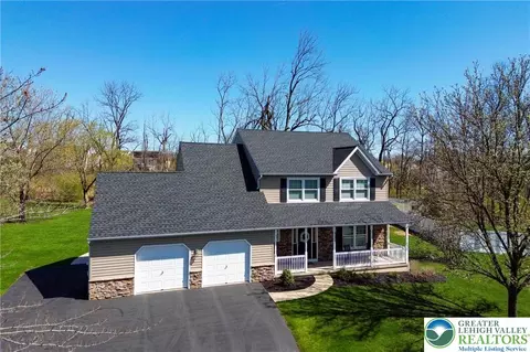 2053 Alice Dr, Bethlehem, PA 18015