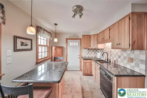 714 E 9th St, Bethlehem, PA 18015 photo 7
