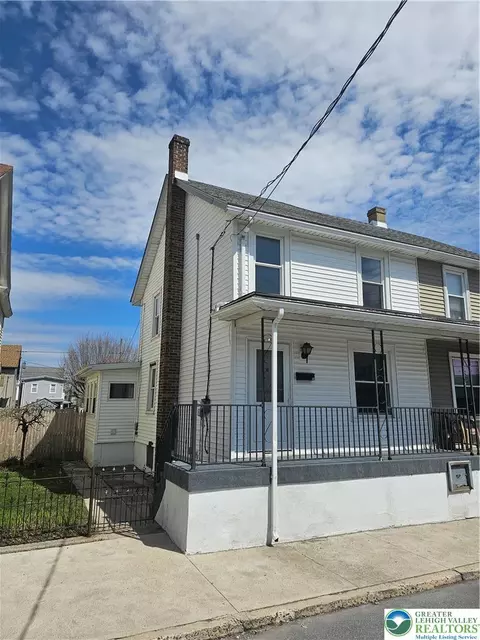 110 E White St, Summit Hill, PA 18250