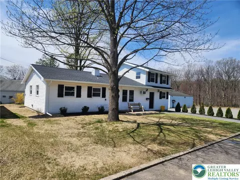 1242 Turtzo Blvd, Bangor, PA 18013
