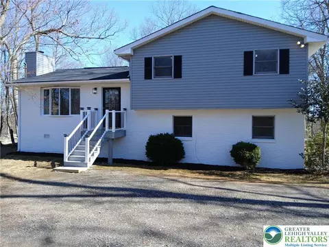 2127 Sanctuary Dr, East Stroudsburg, PA 18302