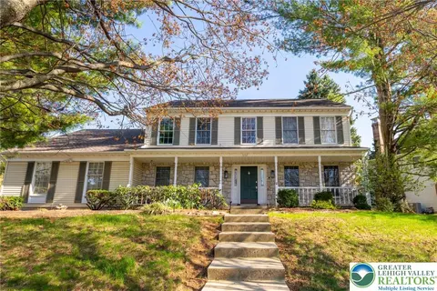 3712 Oakwood Trl, Allentown, PA 18103