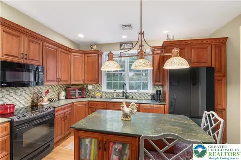 4674 Pinehurst Cir, Bethlehem, PA 18015 photo 14