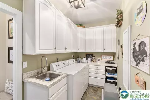 4674 Pinehurst Cir, Bethlehem, PA 18015 photo 23