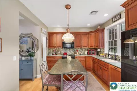 4674 Pinehurst Cir, Bethlehem, PA 18015 photo 16