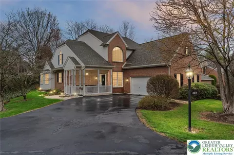 4674 Pinehurst Cir, Bethlehem, PA 18015