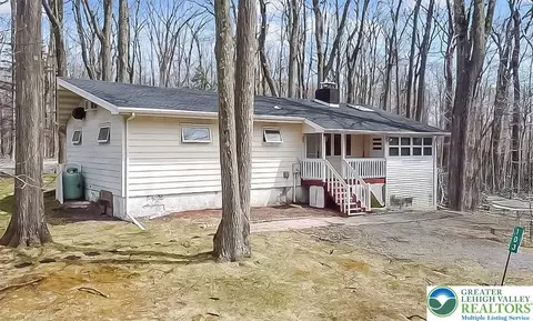 103 Aster Pl, Coolbaugh Twp, PA 18466