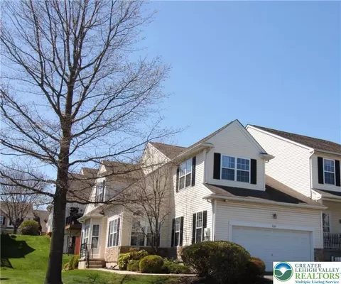 126 Willow Dr, Palmer Township, PA 18045