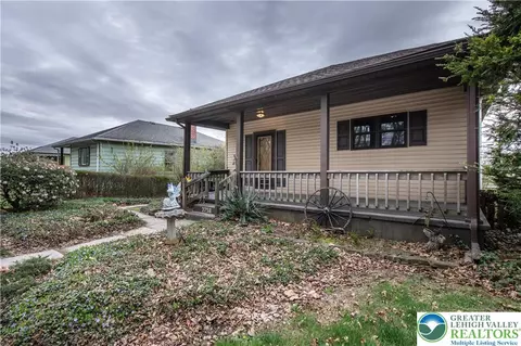 2758 Levans Rd, Coplay, PA 18037
